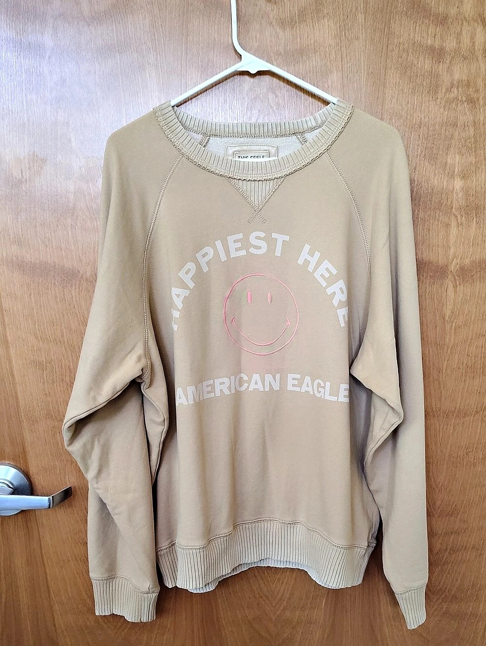 American Eagle Women's Funday Graphic Raglan Sweatshirt